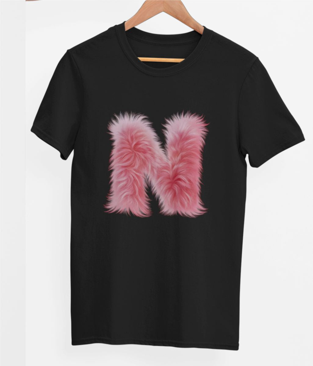 Svart UNISEX T-shirt “N Buchstabe”